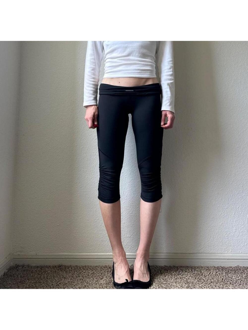 Lululemon black capri leggings